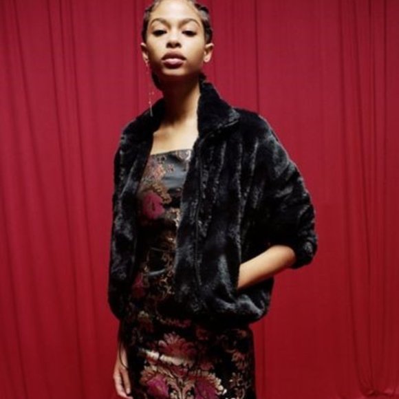 UO Eva Cozy Faux Fur Jacket - Picture 1 of 3